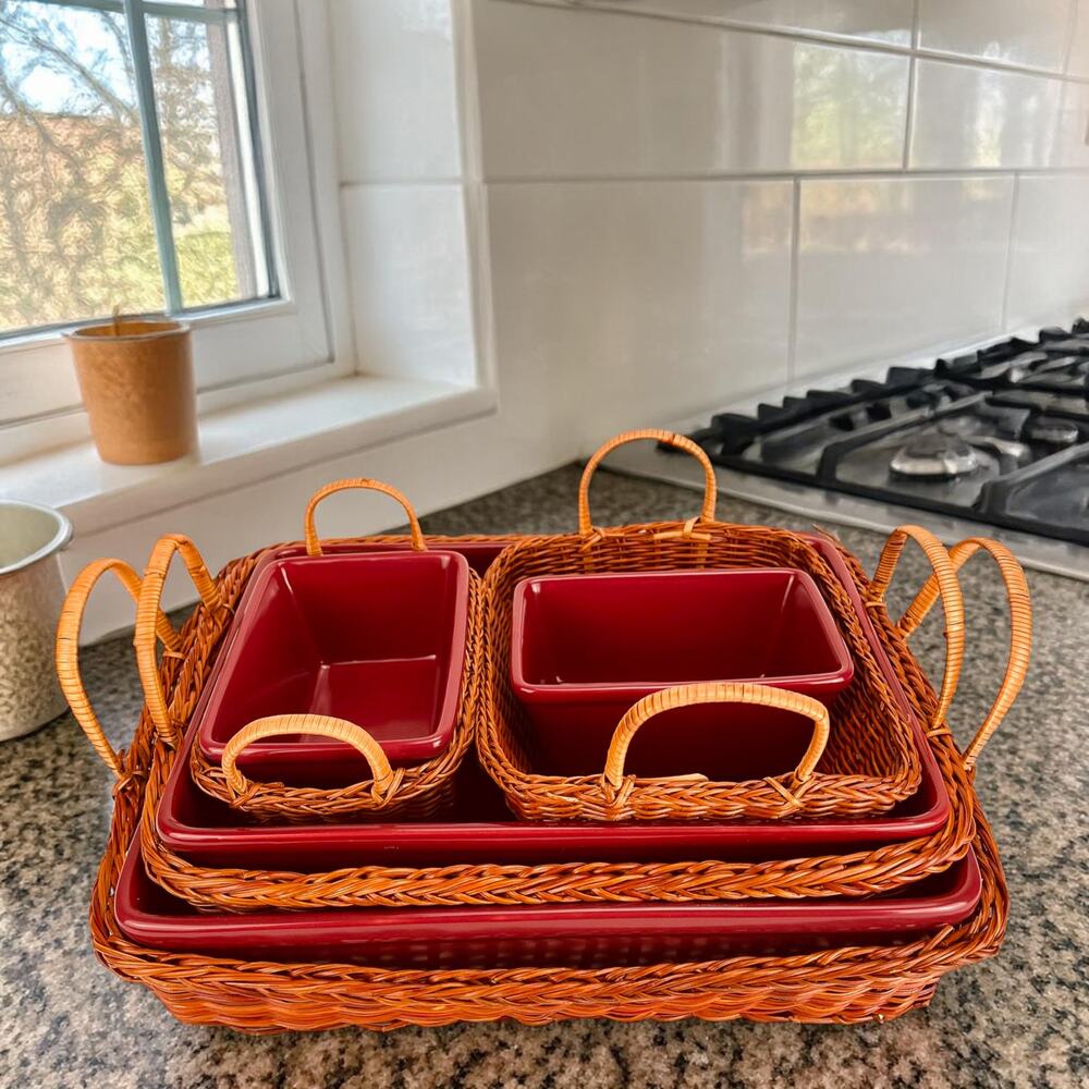 Vintage Temp-Tations presentable Ovenware by Tara-Casserole Set